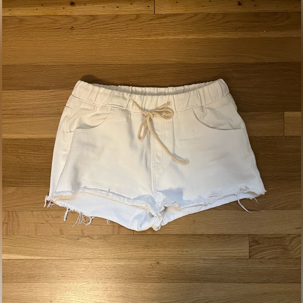 Vici distressed white jean shorts
